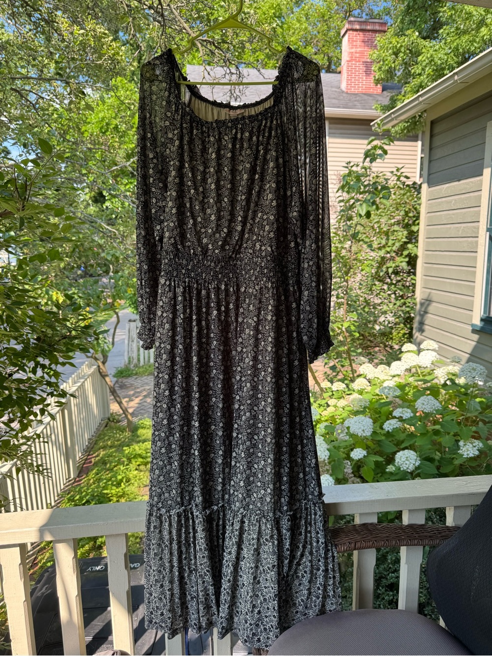 Knox Rose Black and White Floral Long-Sleeve Maxi Dress